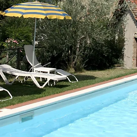 Sleeps 5 Cortona