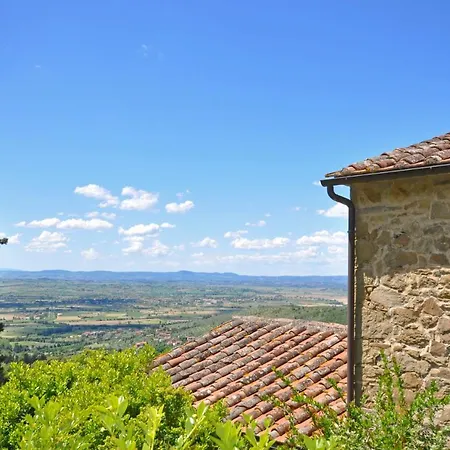 Sleeps 5 Daire Cortona