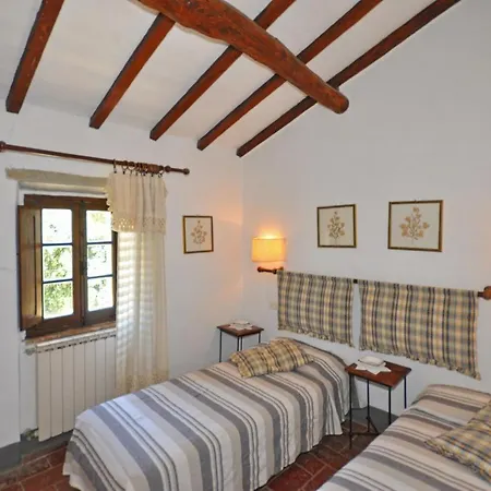 Sleeps 5 Cortona