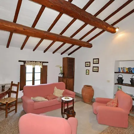 Sleeps 5 * Cortona
