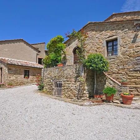 Sleeps 5 * Cortona